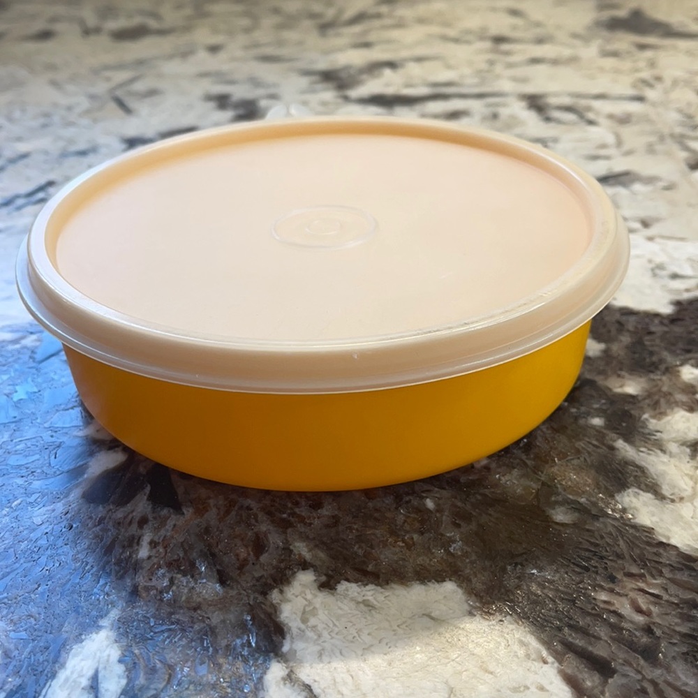 TUPPERWARE Vintage Wonder 6” Storage Container